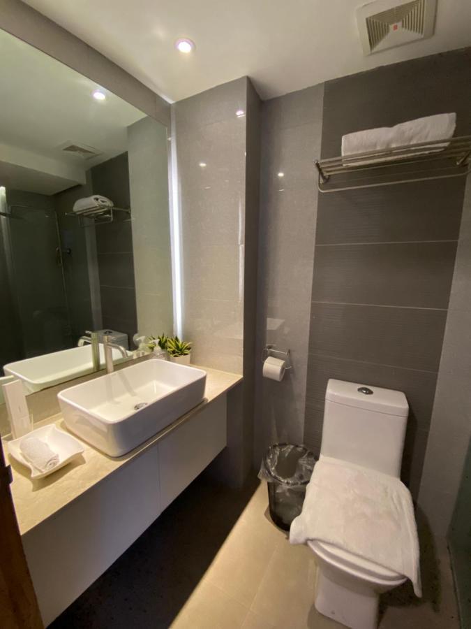 Tely'S Bed & Breakfast Iloilo Powered By Cocotel Exterior foto